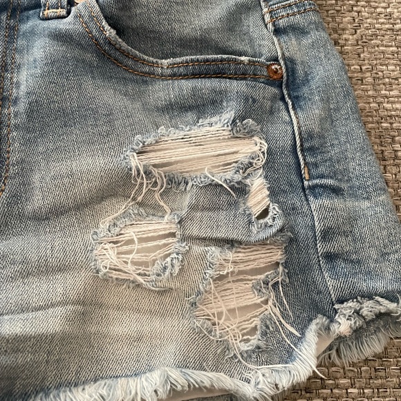 American Eagle Hi-Rise Festival Stretch Jean Shorts (4) - Picture 2 of 8